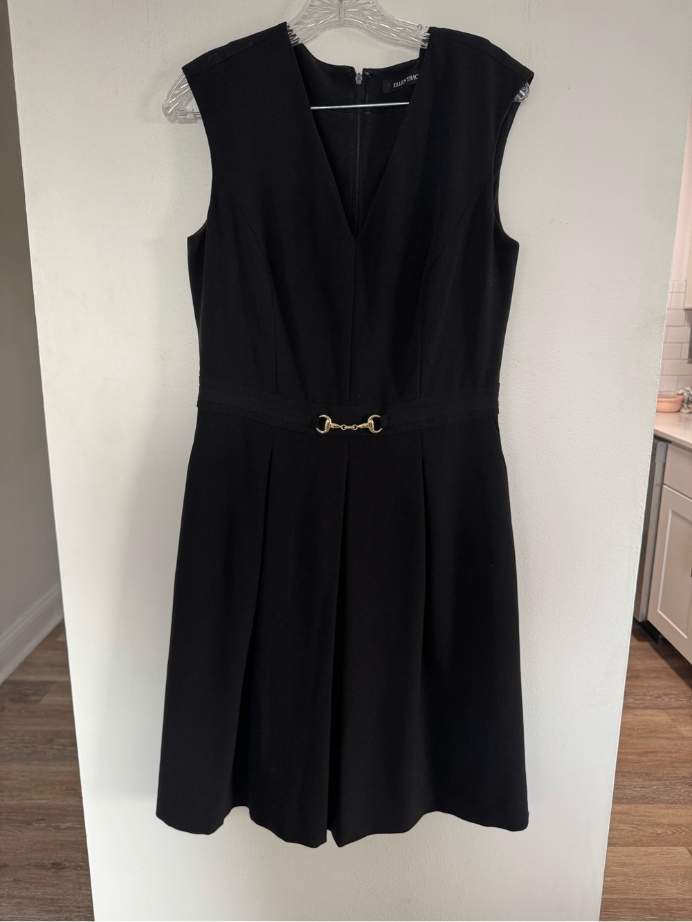 Ellen Tracy Black Sleeveless V-Neck Fit & Flare Dress Gold Horsebit Size 8